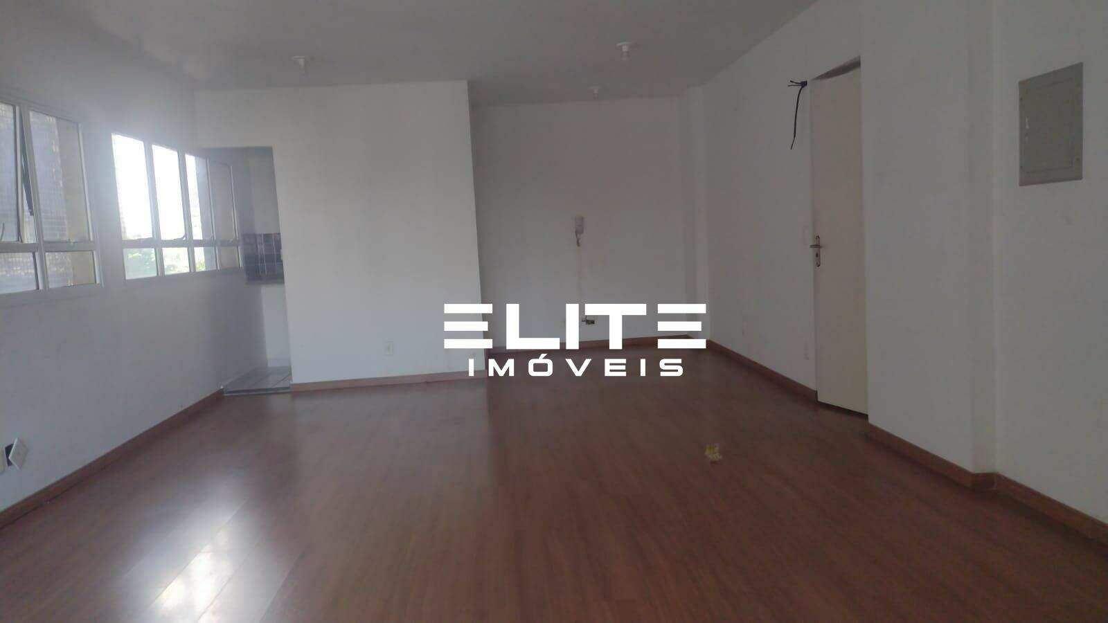 Sala à venda no Centro: 