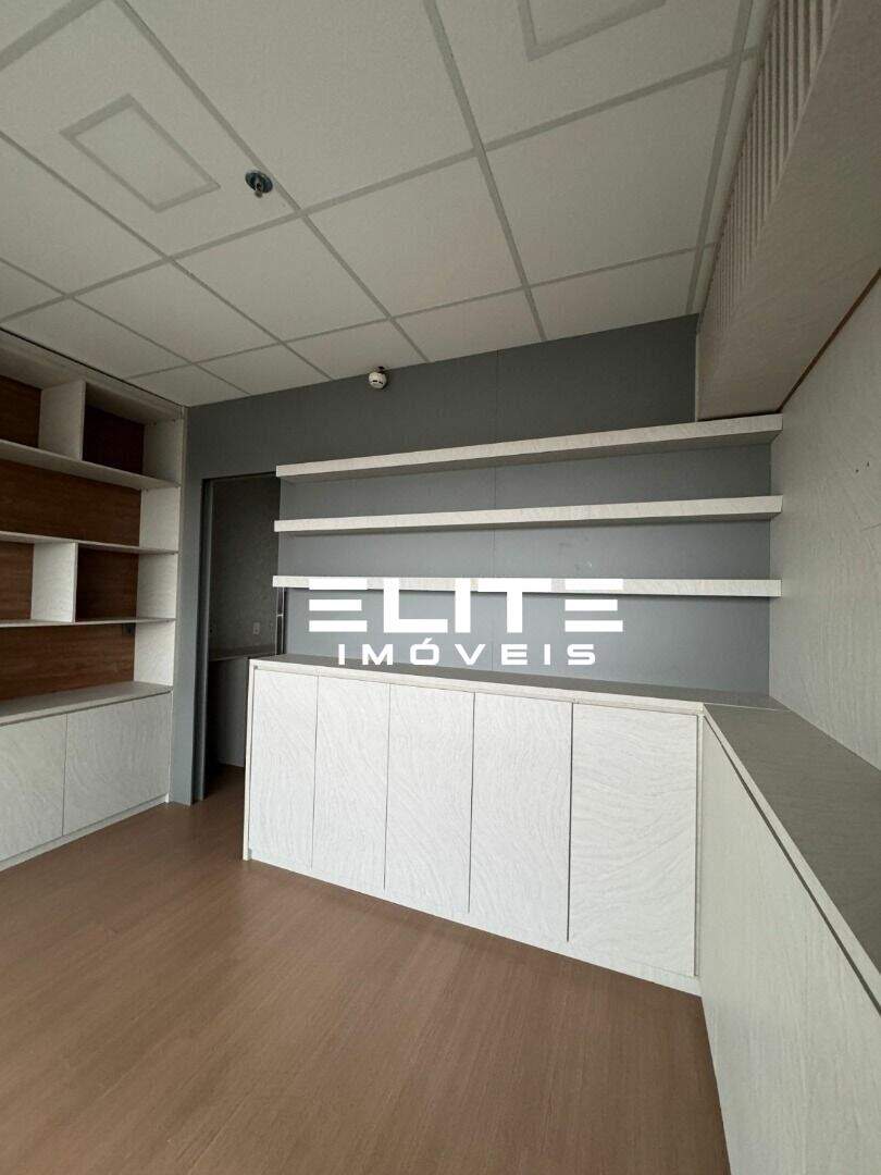 Sala à venda no Vila Baeta Neves: 