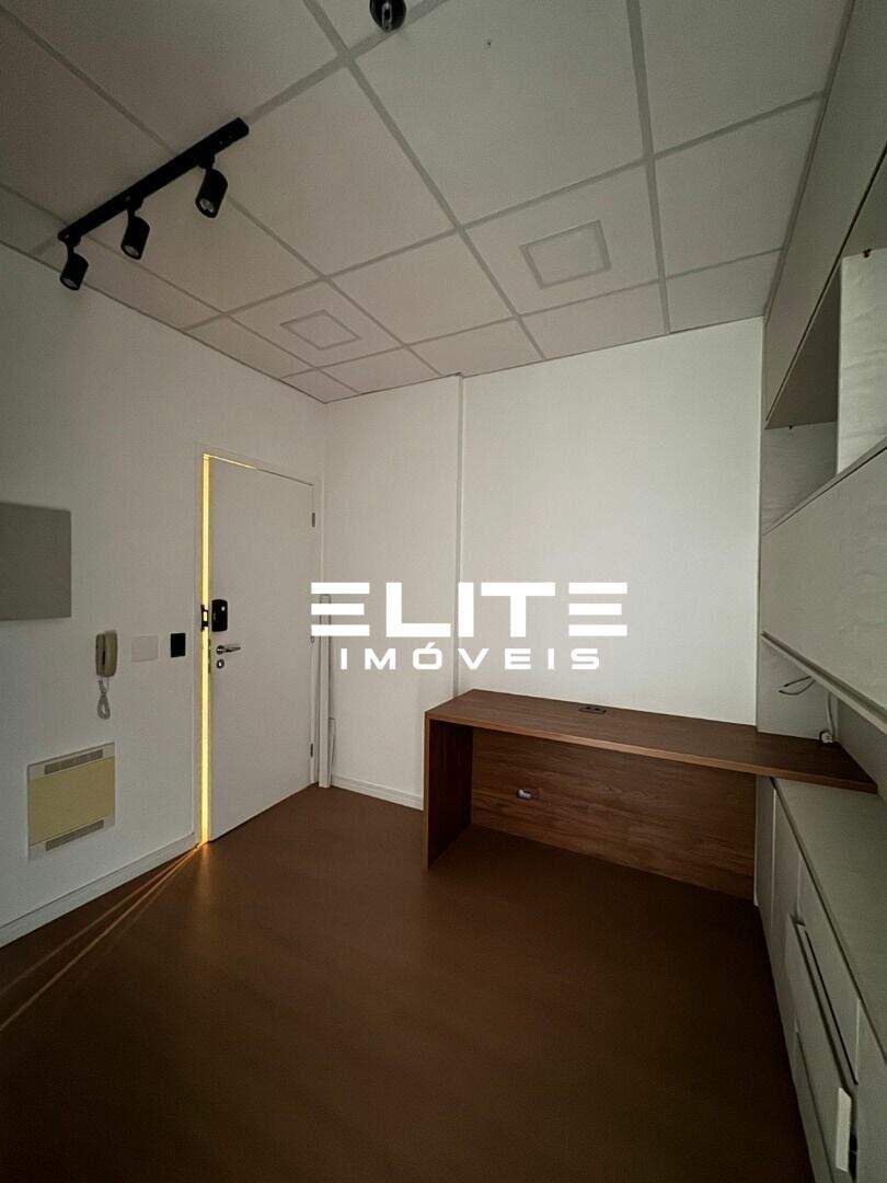 Sala à venda no Vila Baeta Neves: 