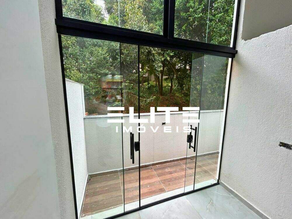 Salão à venda no Parque das Nações: 