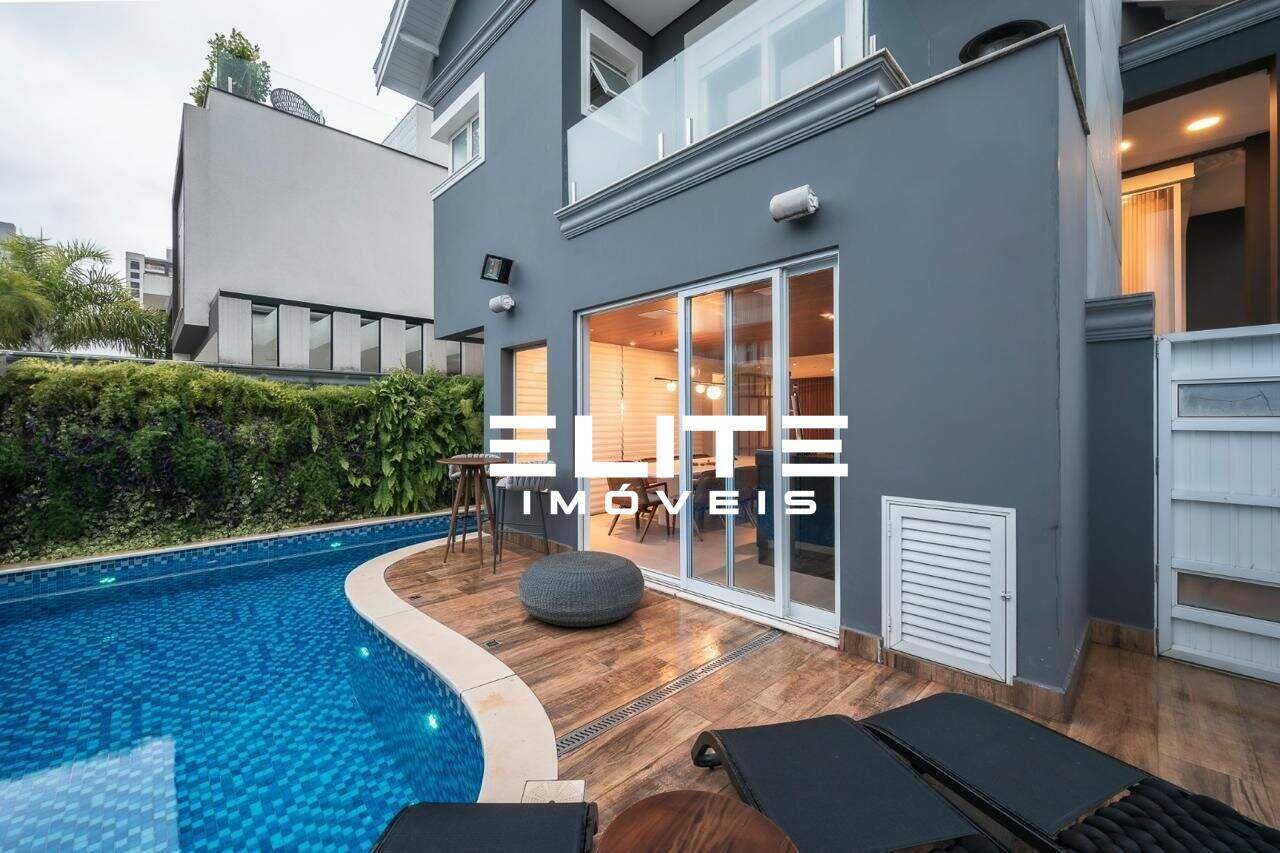 Sobrado à venda no Cerâmica: 