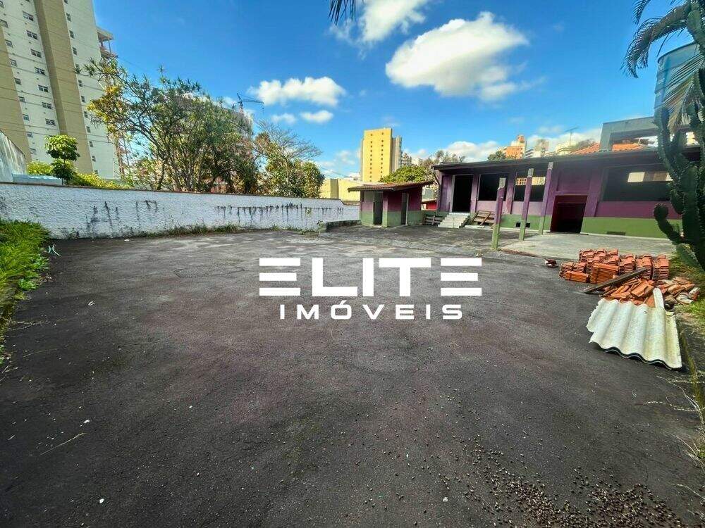 Prédio à venda no Bairro Jardim: 