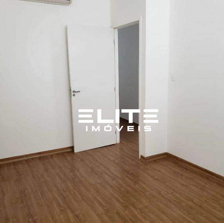 Sala à venda no Centro: 