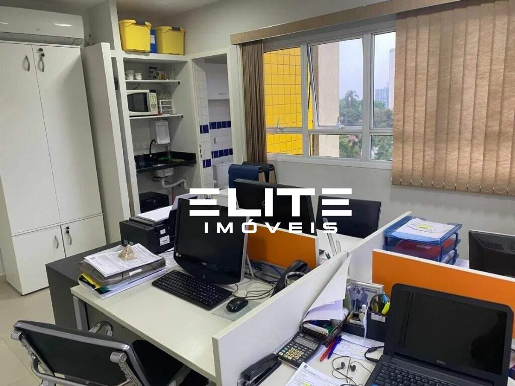 Sala à venda no Centro: 