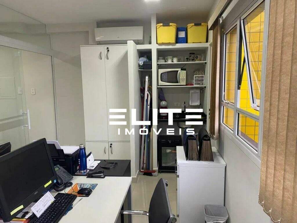 Sala à venda no Centro: 