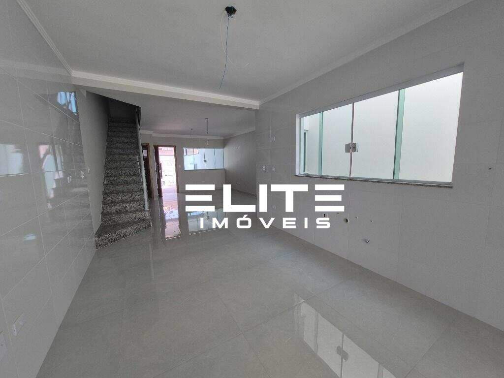 Sobrado à venda no Vila Scarpelli: 