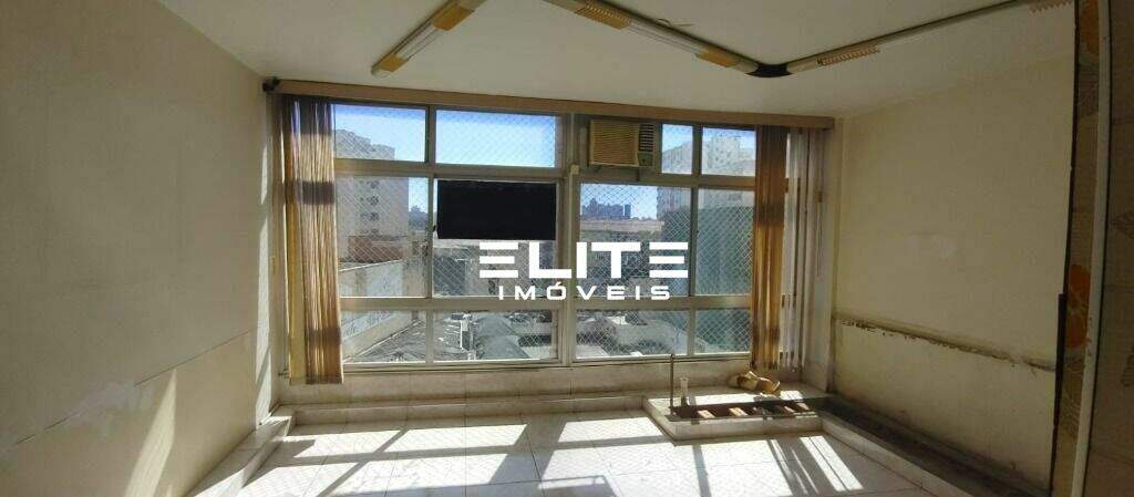 Sala à venda no Centro: 