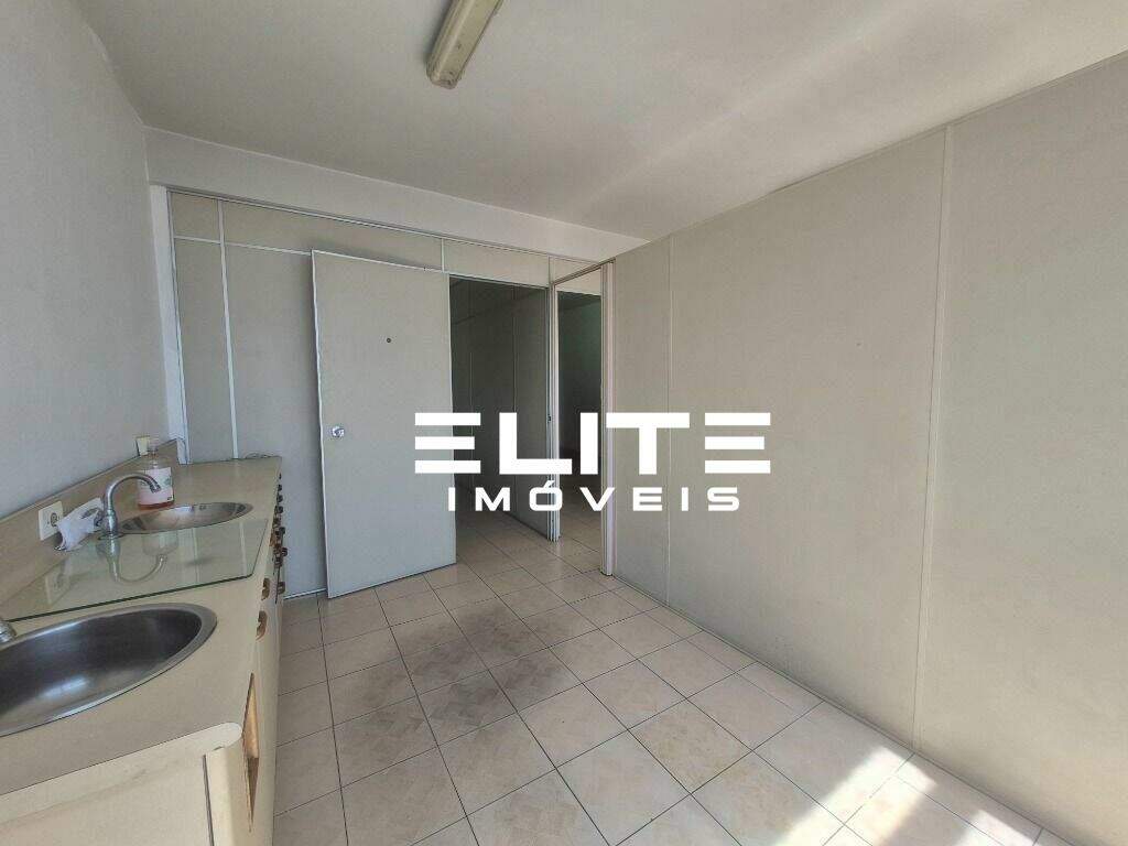 Sala à venda no Centro: 