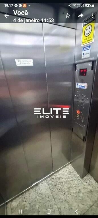 Sala para aluguel no Centro: 