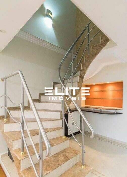 Sobrado para aluguel no Bairro Jardim: 