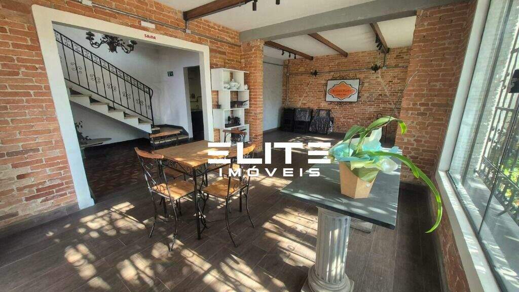 Salão para aluguel no Centro: 