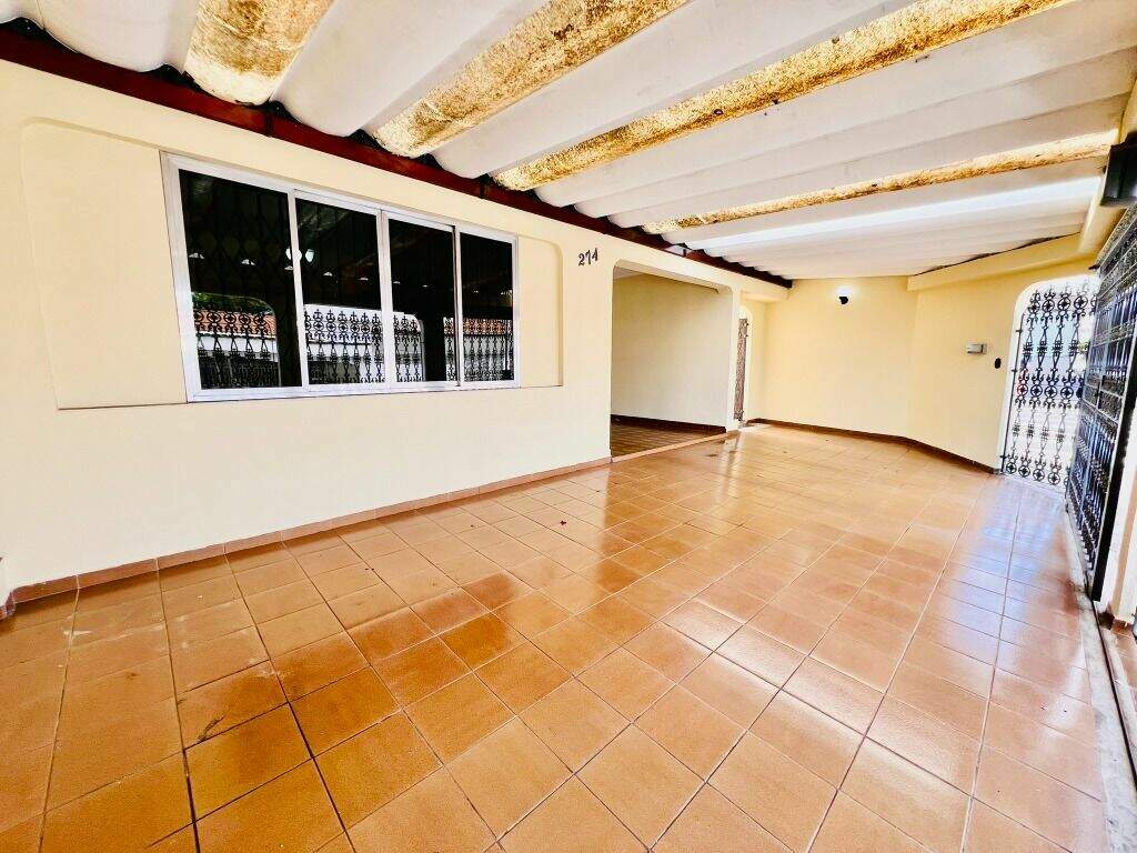 Sobrado para aluguel no Santa Maria: 