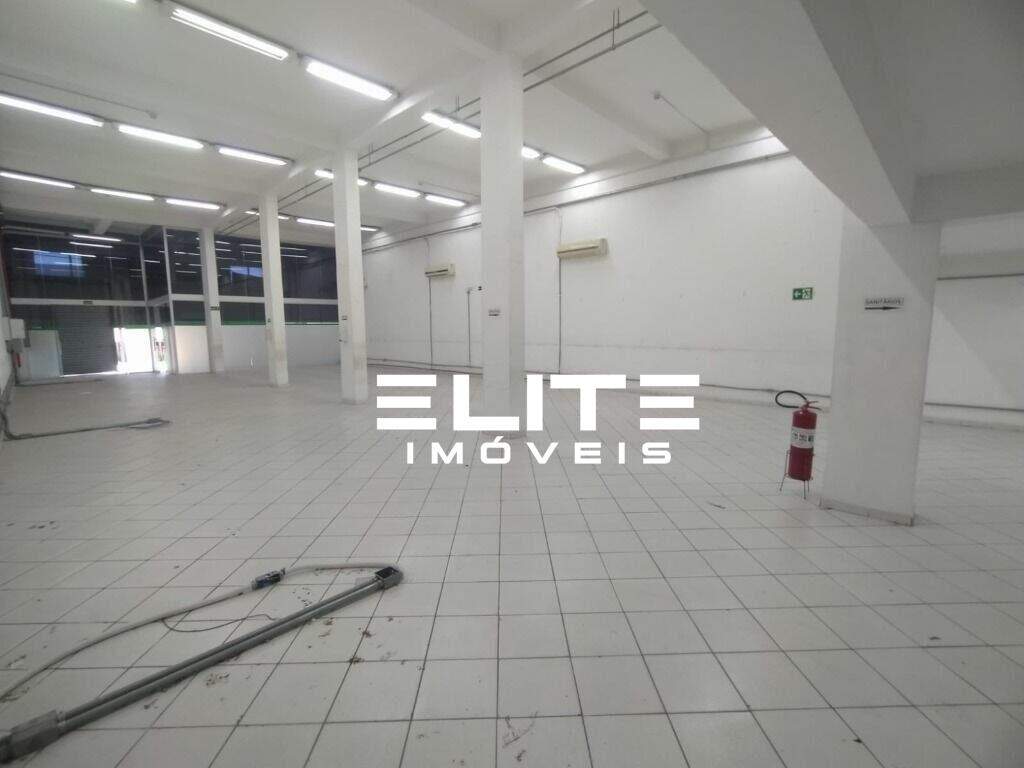 Prédio para aluguel no Centro: 