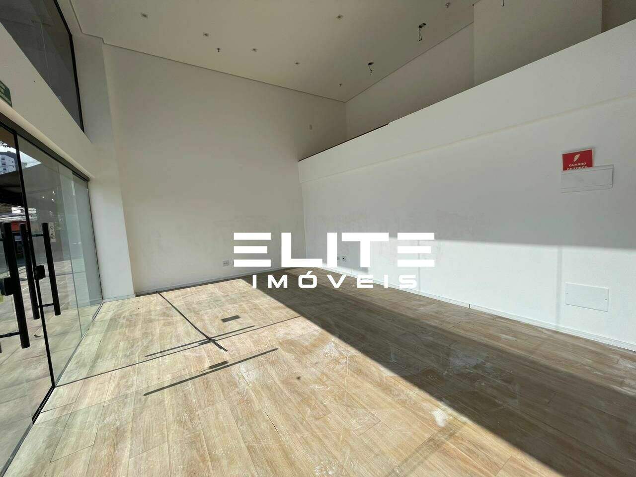 Salão para aluguel no Vila Assunção: 