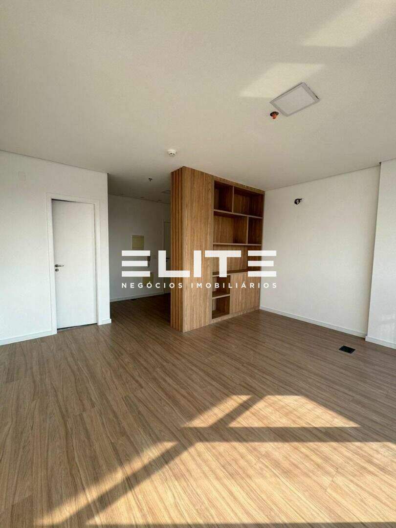 Sala para aluguel no Vila Baeta Neves: 