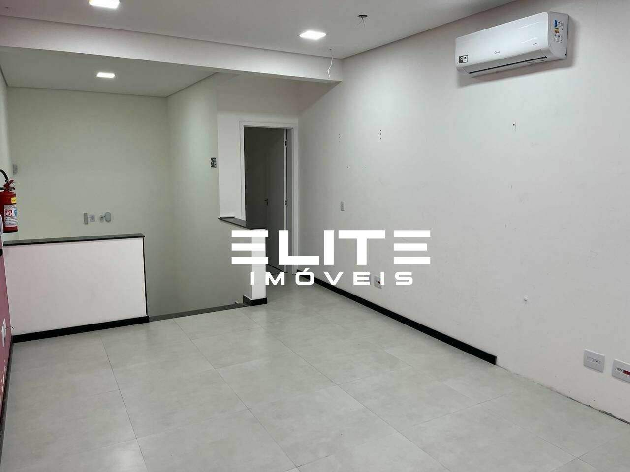 Salão para aluguel no Santa Maria: 