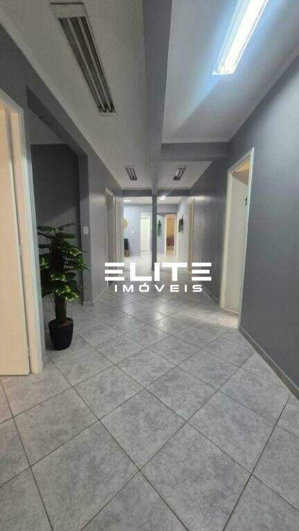 Prédio para aluguel no Centro: 