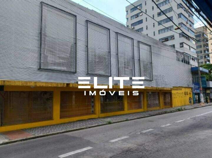 Prédio para aluguel no Centro: 