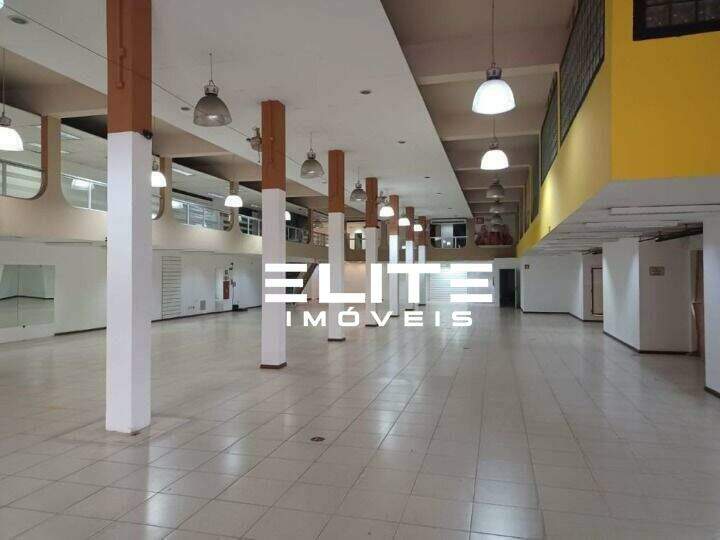 Prédio para aluguel no Centro: 