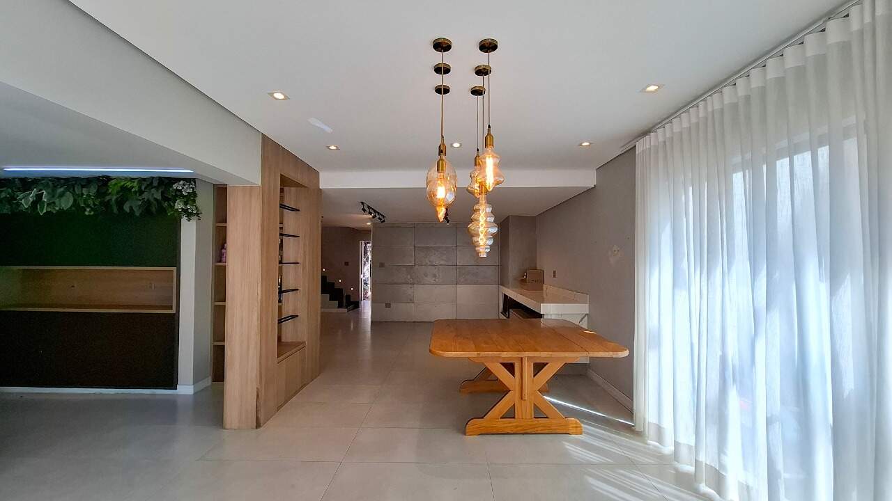 Sobrado à venda no Bairro Jardim: 