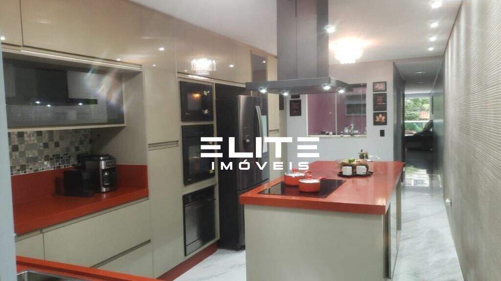 Sobrado à venda no Vila Valparaíso: 