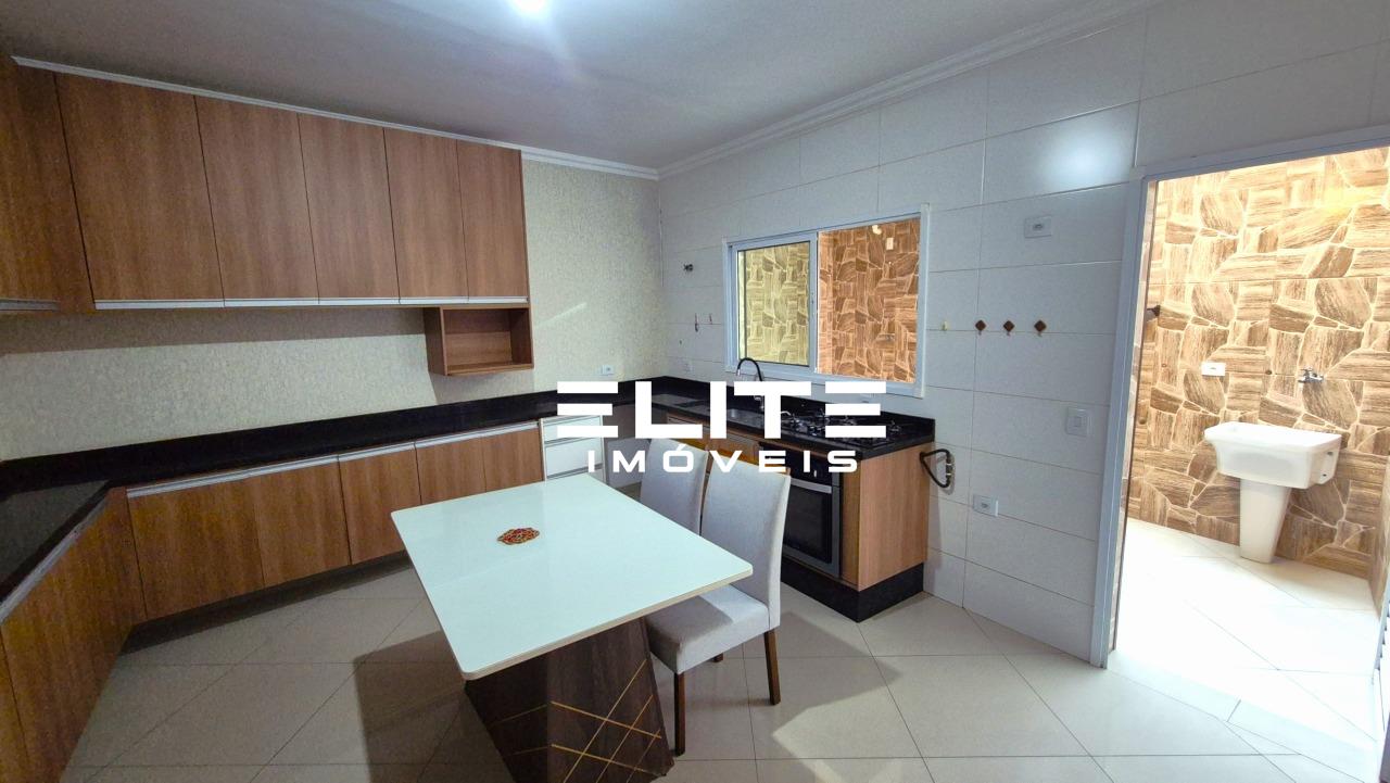 Sobrado à venda no Vila Guarani: 