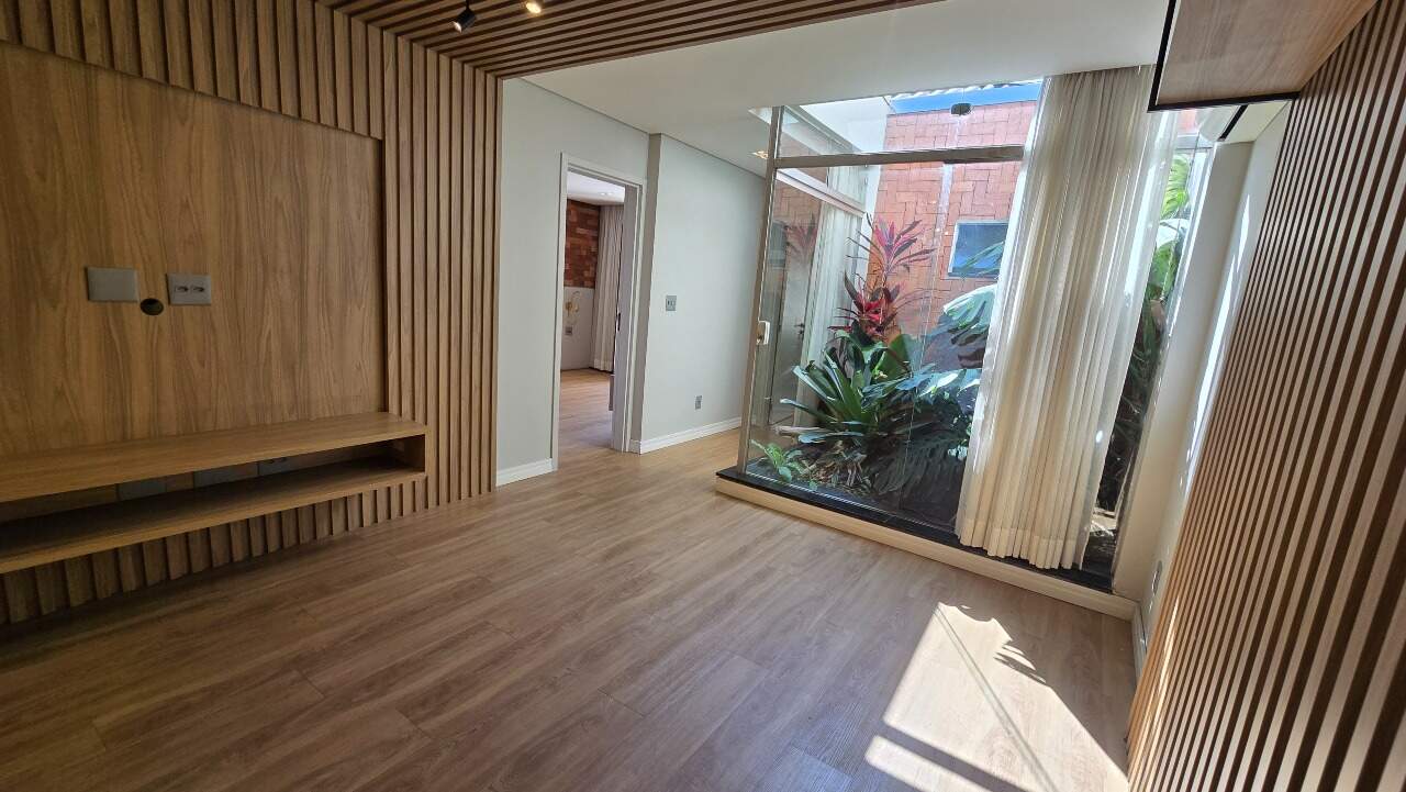 Sobrado para aluguel no Bairro Jardim: 