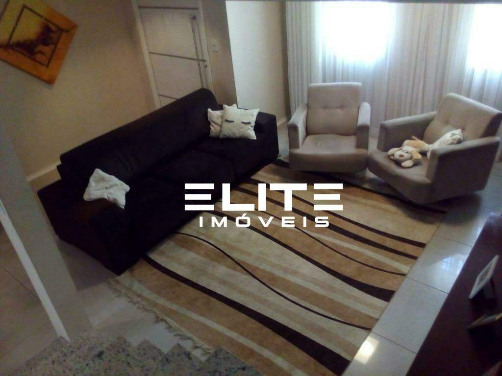 Sobrado à venda no Centro: 