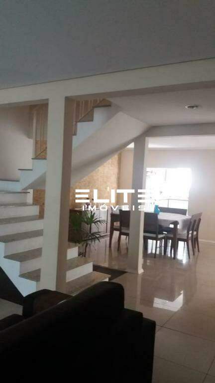 Sobrado à venda no Centro: 