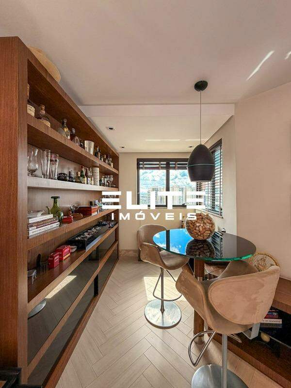 Cobertura à venda no Bairro Jardim: 