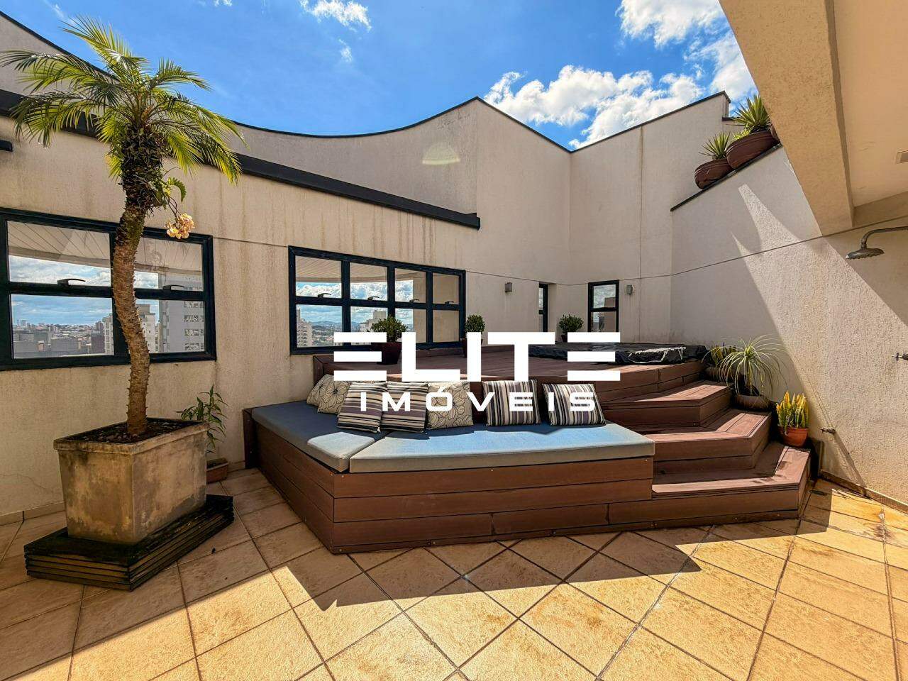 Cobertura à venda no Bairro Jardim: 