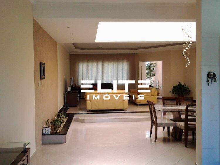 Sobrado à venda no Jardim Paraíso: 