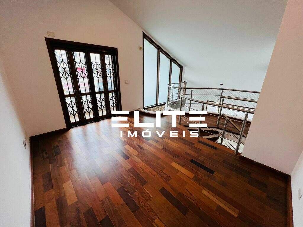 Sobrado à venda no Vila Scarpelli: 