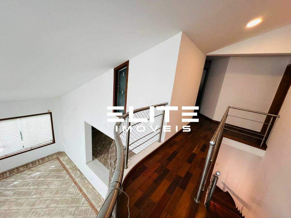 Sobrado à venda no Vila Scarpelli: 