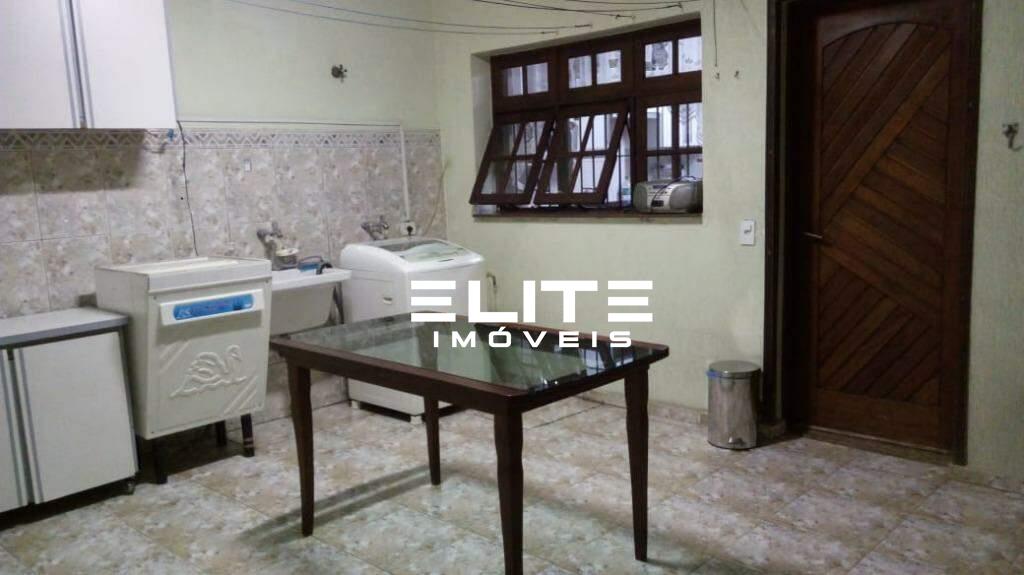 Sobrado à venda no Vila Eldízia: Área de serviço com armários