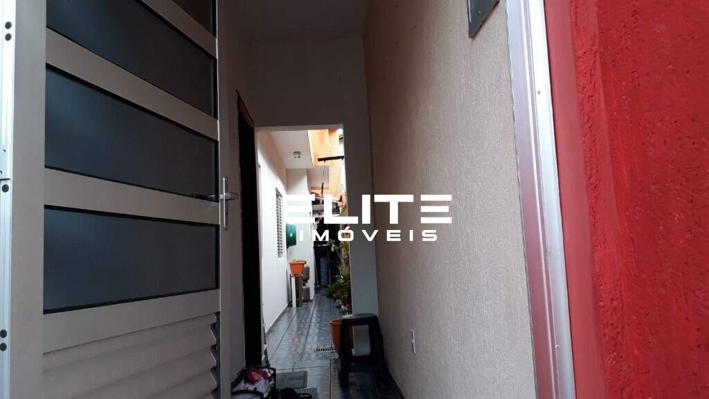 Casa à venda no Bangú: 