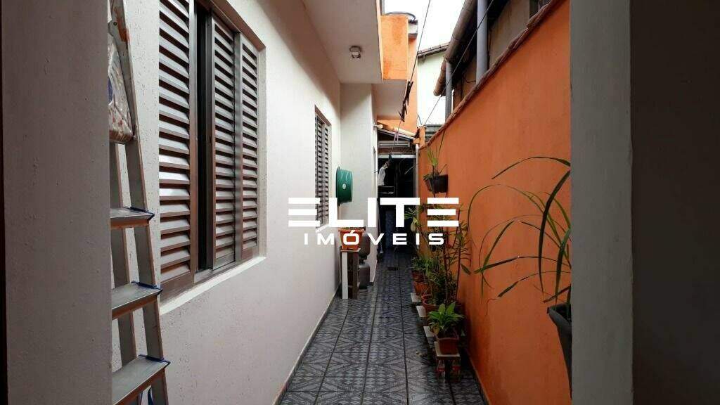 Casa à venda no Bangú: 