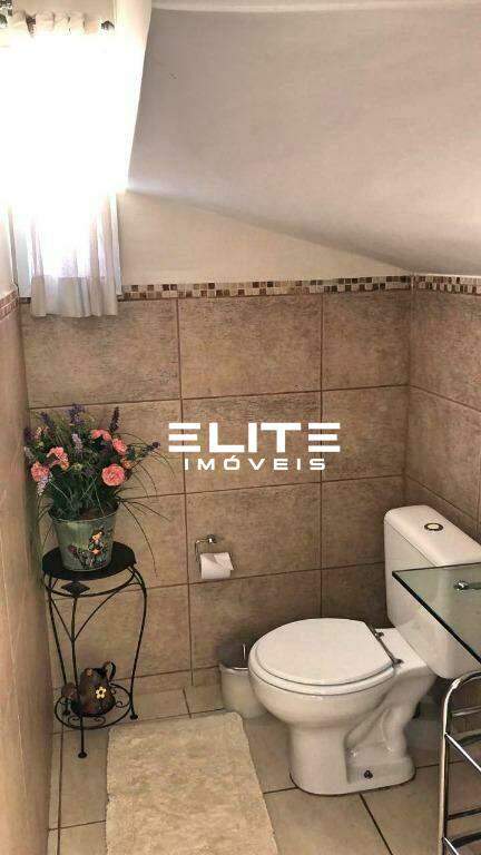 Sobrado à venda no Parque Jaçatuba: 