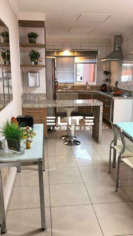 Sobrado à venda no Parque Jaçatuba: 