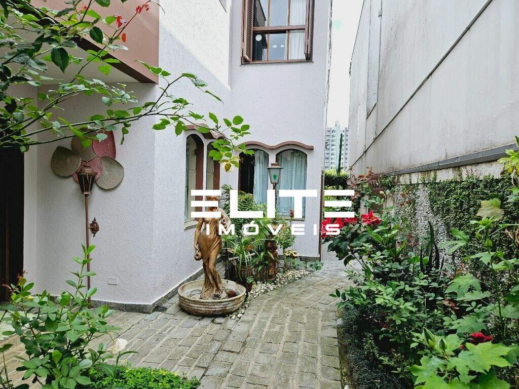 Sobrado à venda no Bairro Jardim: 