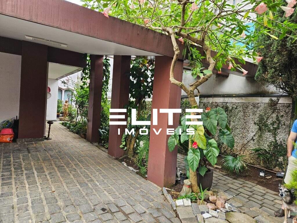 Sobrado à venda no Bairro Jardim: 