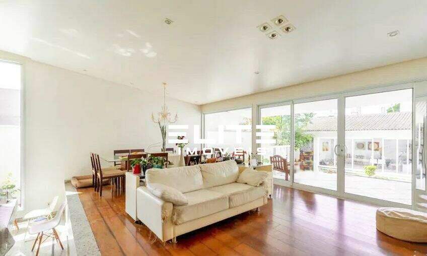 Sobrado à venda no Bairro Jardim: 