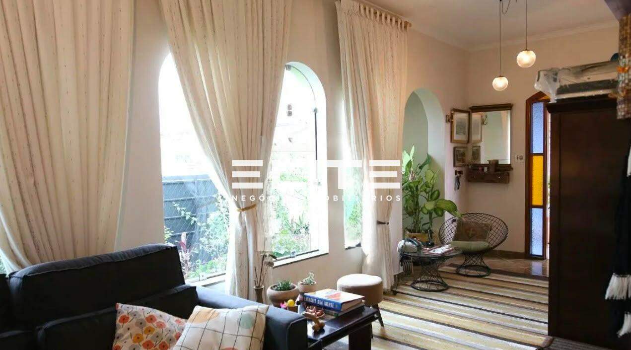 Casa Assobradada à venda no Santa Maria: 