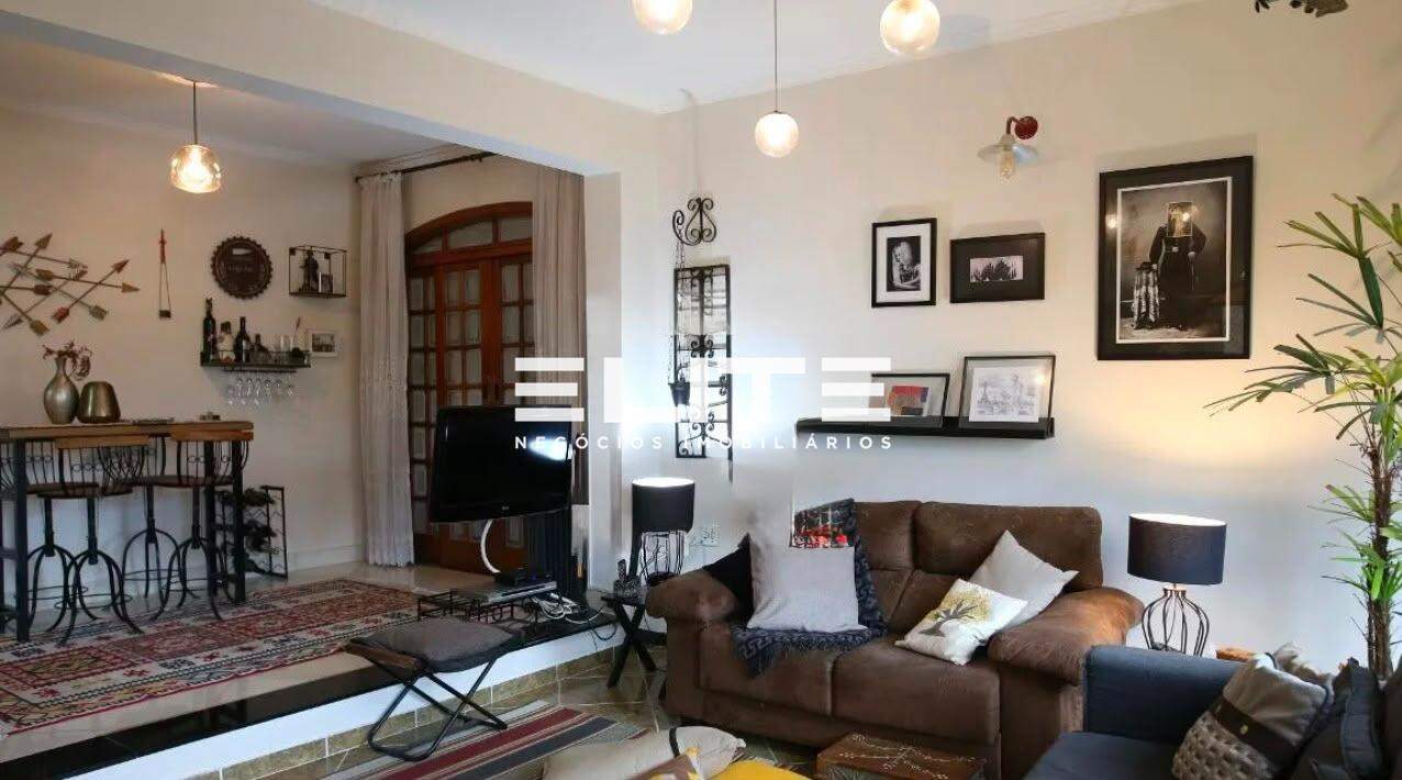 Casa Assobradada à venda no Santa Maria: 