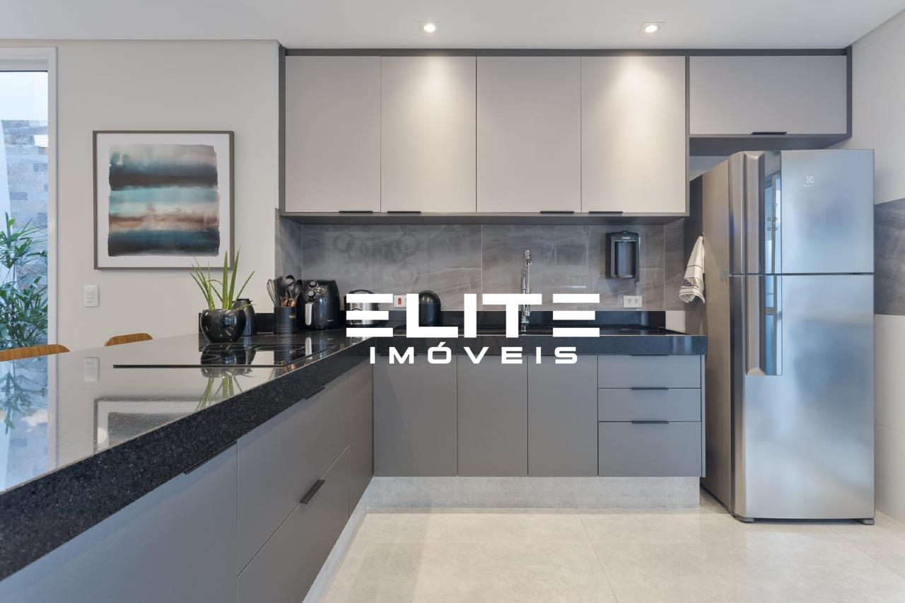 Sobrado à venda no Centro: 