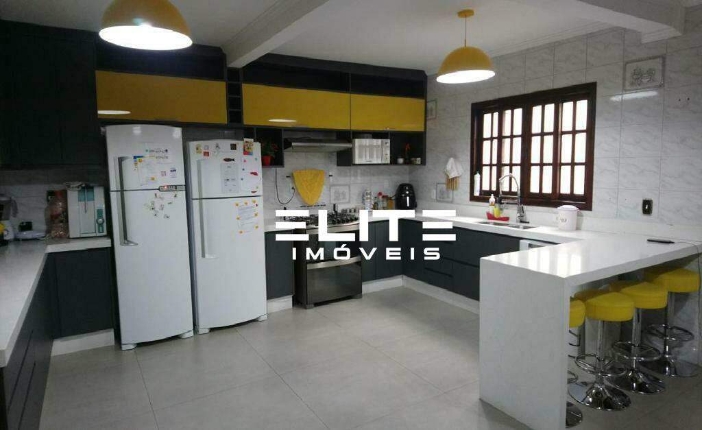 Sobrado à venda no Campestre: 