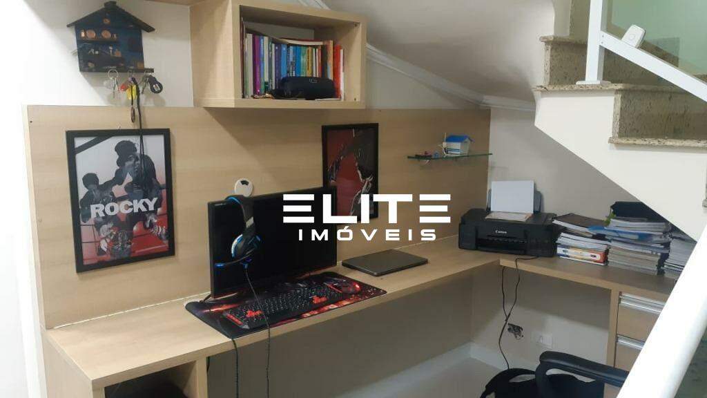 Sobrado à venda no Bangú: 