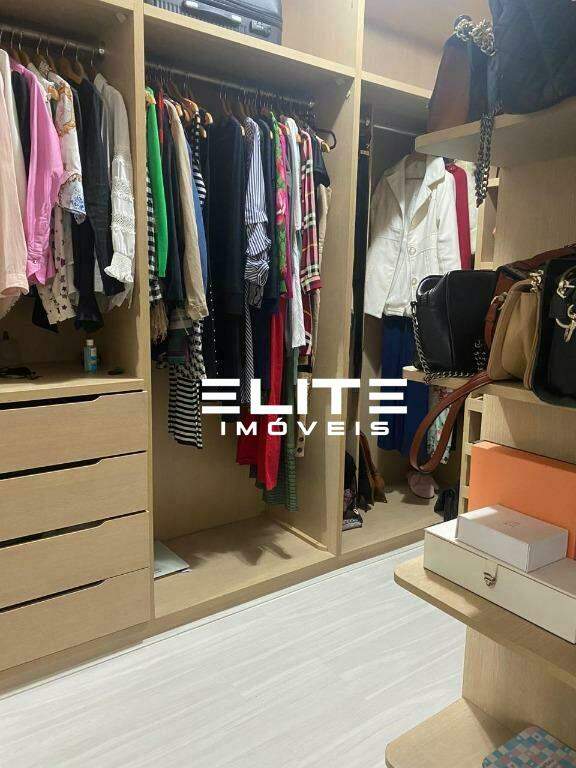 Sobrado à venda no Parque Capuava: 