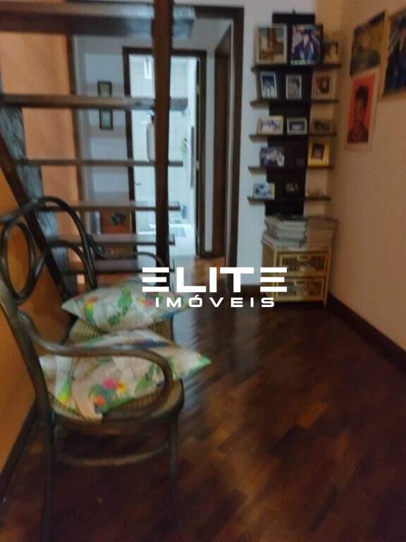 Sobrado à venda no Vila Bastos: 