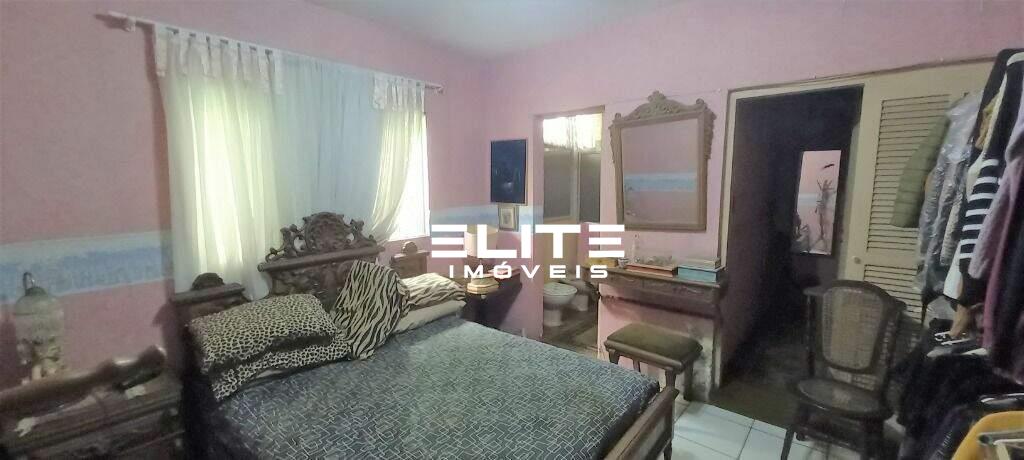 Casa à venda no Centro: 